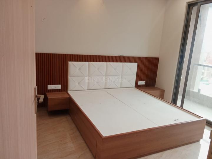 Tilak Nagar Main Image 1