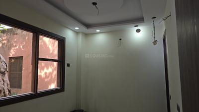 Bedroom Image of 1004 Sq.ft 3 BHK Builder Floor for sale in Laxmi Nagar New Delhi for Rs. 8500000