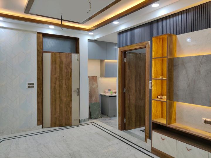 Investors zone sector 4 vaishali Main Image 1