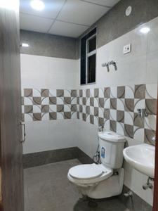 Common Bathroom Image of 1014 Sq.ft 2 BHK Builder Floor for sale in Uniwest Arcade Homes, Sector 102 Noida for Rs. 6600000