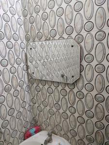Bathroom Image of 1700 Sq.ft 3 BHK Apartment / Flat for rent in Kalakusuma Dhanbad for Rs. 10000