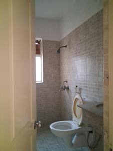 Common Bathroom Image of 1070 Sq.ft 2 BHK Apartment / Flat for sale in Paras Tierea, Sector 137 Noida for Rs. 8500000