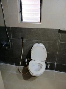Common Bathroom Image of 954 Sq.ft 2 BHK Apartment / Flat for rent in Ajmera Bhakti Park, Wadala East Mumbai for Rs. 83000