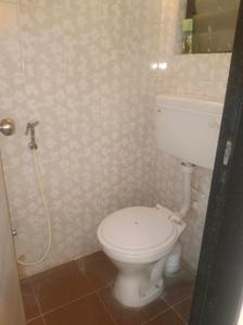 Common Bathroom Two Image of 525 Sq.ft 1 BHK Apartment / Flat for sale in Lokhandwala Green Hills CHS, Kandivali East Mumbai for Rs. 12000000