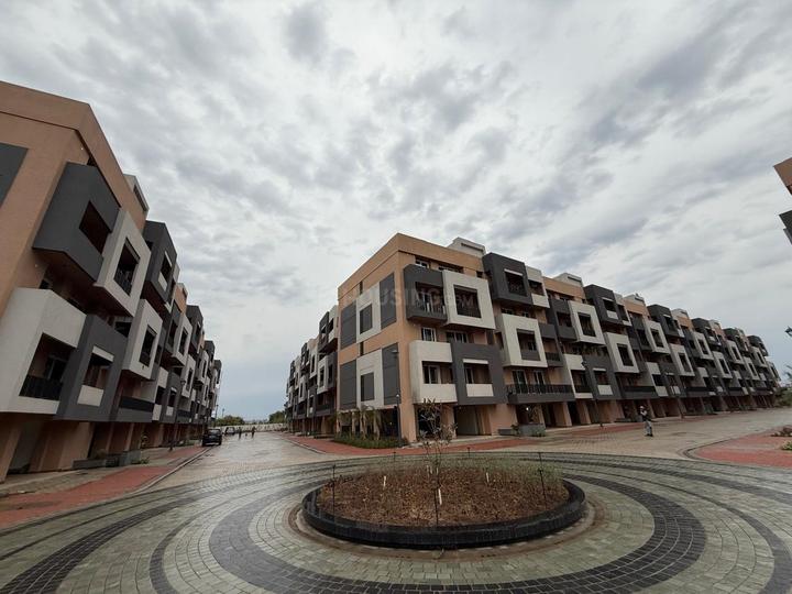 Gulnaar Meadows Main Image 1