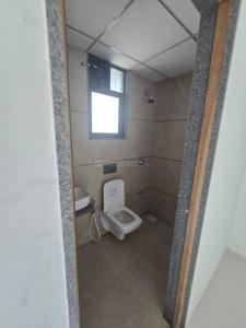 Bathroom Image of 1800 Sq.ft 3 BHK Apartment / Flat for rent in The Green Parmeshwar, Chandkheda Ahmedabad for Rs. 25000