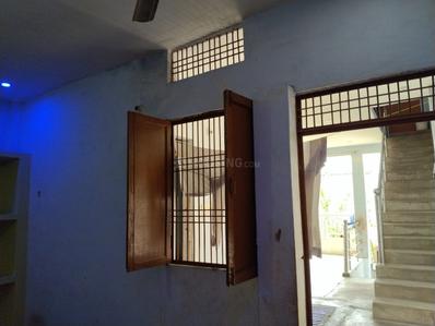Hall Image of 400 Sq.ft 2 BHK Builder Floor for rent in Rajajipuram Lucknow for Rs. 6800