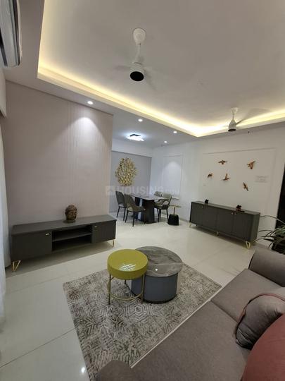 Metro Luxuria Main Image 1