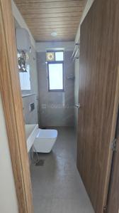 Bathroom Image of 750 Sq.ft 2 BHK Apartment / Flat for sale in Savvy Merushikhar, Andheri East Mumbai for Rs. 29500000