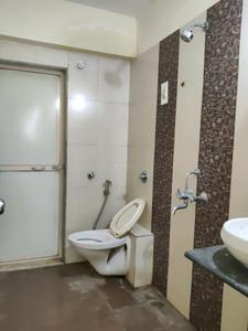 Common Bathroom Image of 550 Sq.ft 1.5 BHK Apartment / Flat for sale in Mulund East Mumbai for Rs. 10500000