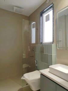 Common Bathroom Image of 3250 Sq.ft 4 BHK Builder Floor for sale in Malibu Town Floors, Sector 47 Gurgaon for Rs. 45000000