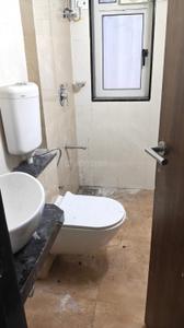 Bathroom Image of 600 Sq.ft 2 BHK Apartment / Flat for rent in Indiabulls Blu Tower B, Worli Mumbai for Rs. 75000