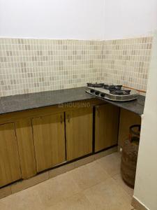 Kitchen Image of 650 Sq.ft 1 BHK Builder Floor for rent in Arun Vihar, Sector 37 Noida for Rs. 24525