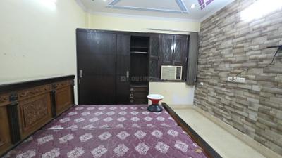 Bedroom Image of 400 Sq.ft 1 BHK Builder Floor for rent in Pitampura New Delhi for Rs. 24000