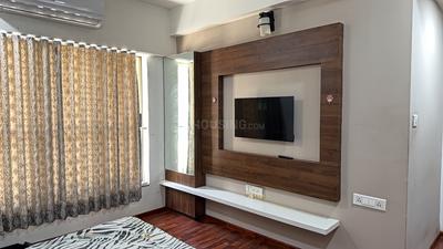 Bedroom Image of 1080 Sq.ft 2 BHK Apartment / Flat for rent in Adani The Meadows, Shantigram Ahmedabad for Rs. 35000