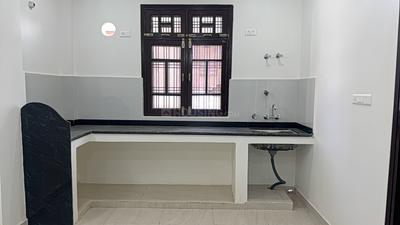 Kitchen Image of 400 Sq.ft 2 BHK Builder Floor for rent in Roberts Lines Lucknow for Rs. 15000