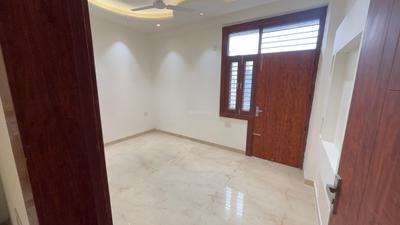 Bedroom Image of 950 Sq.ft 2 BHK Builder Floor for sale in Shalimar Garden Ghaziabad for Rs. 4300000