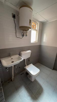 Bathroom Image of 612 Sq.ft 1 BHK Apartment / Flat for rent in ROF Amaltas, Sector 92 Gurgaon for Rs. 19500