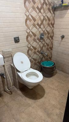 Image of 1000 Sq.ft 2 BHK Apartment / Flat for sale in Malad West, Mumbai for Rs. 22000000