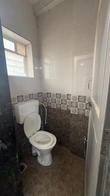 Bathroom Image of 600 Sq.ft 1 BHK Builder Floor for rent in Gokhalenagar Pune for Rs. 18200