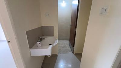 Bathroom Image of 650 Sq.ft 1 BHK Apartment / Flat for rent in Kumar Sparklet Smart Homes, Hinjawadi Phase 3 Pune for Rs. 20999