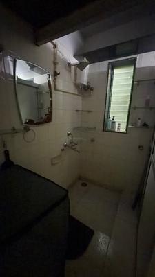 Bathroom Image of 450 Sq.ft 1 BHK Apartment / Flat for rent in Kaustubh Usha Colony CHS, Malad West Mumbai for Rs. 38000