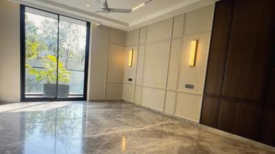 Bedroom Image of 4050 Sq.ft 4 BHK Builder Floor for sale in Model Town New Delhi for Rs. 63500000