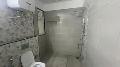 Image of 2385 Sq.ft 4 BHK Apartment / Flat for rent in Wave Veridia, Wave City, Ghaziabad for Rs. 55000