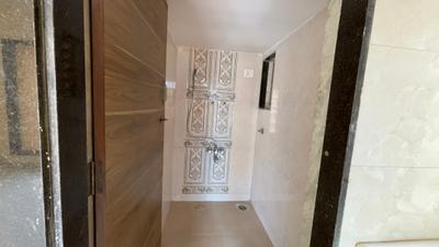 Bathroom Image of 660 Sq.ft 1 BHK Apartment / Flat for rent in Frenny Platinum Tower, Vasai East Vasai for Rs. 10000