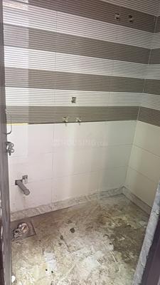 Bathroom Image of 1100 Sq.ft 3 BHK Apartment / Flat for sale in Govindpuram Ghaziabad for Rs. 4200000
