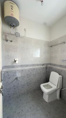 Bathroom Image of 1000 Sq.ft 1 BHK Apartment / Flat for rent in BTM Layout 2nd Stage Bengaluru for Rs. 30000