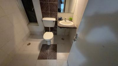 Image of 850 Sq.ft 2 BHK Apartment / Flat for sale in Supertech Livingston, Crossings Republik, Ghaziabad for Rs. 7200000