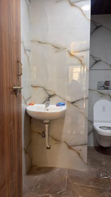 Bathroom Image of 1500 Sq.ft 1 BHK Apartment / Flat for rent in Mahalakshmi Nagar Indore for Rs. 24000