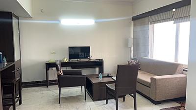 Living Room Image of 671 Sq.ft 1 BHK Apartment / Flat for rent in Assotech Cabana, Indirapuram Ghaziabad for Rs. 25000