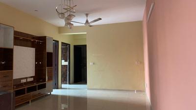 Living Room Image of 900 Sq.ft 2 BHK Apartment / Flat for sale in Signature Global Grand IVA, Sector 103 Gurgaon for Rs. 6850000