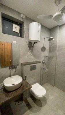 Bathroom Image of 780 Sq.ft 1 RK Apartment / Flat for rent in Sector 50 Gurgaon for Rs. 25000