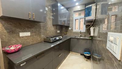 Kitchen Image of 756 Sq.ft 2 BHK Builder Floor for rent in Paschim Vihar New Delhi for Rs. 41000
