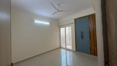 Bedroom Image of 1250 Sq.ft 3 BHK Apartment / Flat for rent in Amrapali Verona Heights, Noida Extension Greater Noida for Rs. 21900