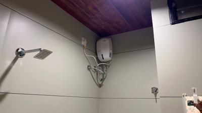 Bathroom Image of 1500 Sq.ft 1 BHK Apartment / Flat for rent in Mahalakshmi Nagar Indore for Rs. 21000