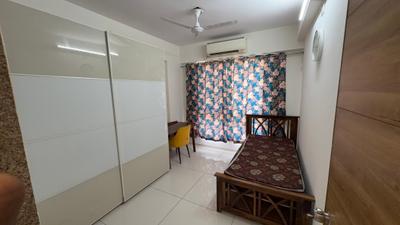 Bedroom Image of 2700 Sq.ft 4 BHK Apartment / Flat for rent in Earth Elegance, Bodakdev Ahmedabad for Rs. 100000