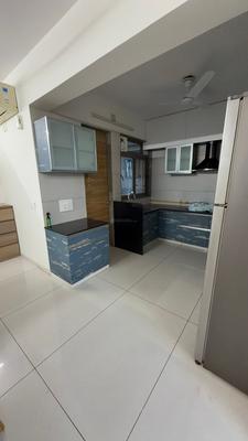 Kitchen Image of 2700 Sq.ft 4 BHK Apartment / Flat for rent in Earth Elegance, Bodakdev Ahmedabad for Rs. 100000