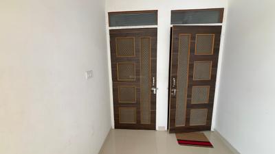 Living Room Image of 700 Sq.ft 2 BHK Apartment / Flat for rent in Radhakishan Pura Sikar for Rs. 11000