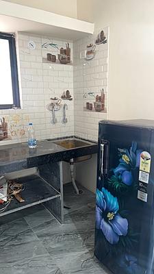 Kitchen Image of 570 Sq.ft 1 BHK Builder Floor for rent in Gokhalenagar Pune for Rs. 24500