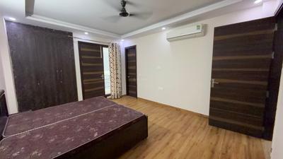 Bedroom Image of 2200 Sq.ft 4 BHK Builder Floor for rent in Vikaspuri New Delhi for Rs. 100000