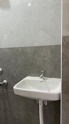 Bathroom Image of 550 Sq.ft 1 BHK Builder Floor for rent in Doddanekundi Bengaluru for Rs. 25000
