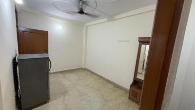 Living Room Image of 600 Sq.ft 2 BHK Builder Floor for rent in Mayur Vihar Phase 1 New Delhi for Rs. 18000