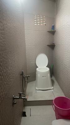 Bathroom Image of 480 Sq.ft 1 BHK Apartment / Flat for rent in Lal Bazar Kolkata for Rs. 17000