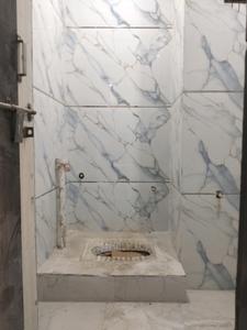 Common Bathroom Image of 815 Sq.ft 2 BHK Apartment / Flat for sale in Shalimar Garden Ghaziabad for Rs. 5560000