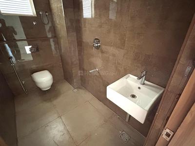 Bathroom Image of 1880 Sq.ft 3 BHK Apartment / Flat for rent in Lalpur Ranchi for Rs. 19999