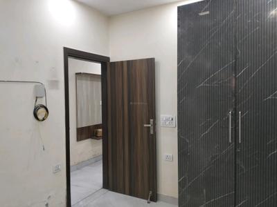 Bedroom Image of 450 Sq.ft 1 BHK Builder Floor for rent in Shalimar Bagh New Delhi for Rs. 15000